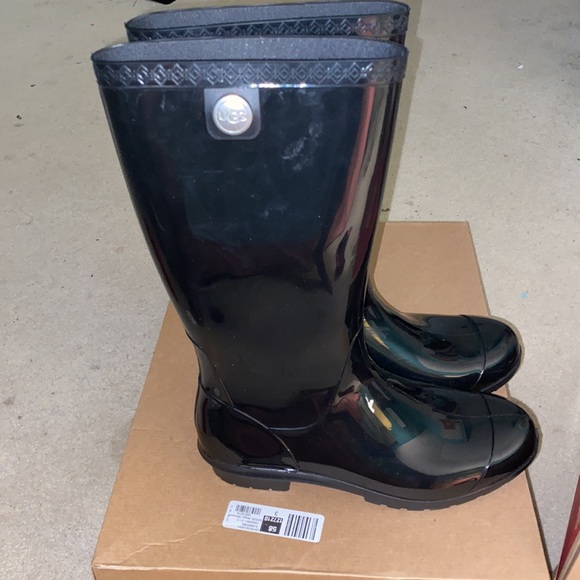 UGG Women's Shaye Rubber Rain Boots - Picture 4 of 4